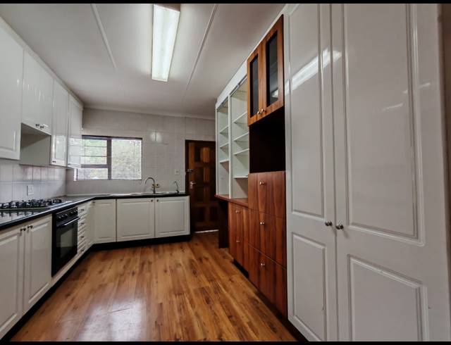 4 BEDROOM TOWNHOUSE FOR SALE IN THREE RIVERS EAST